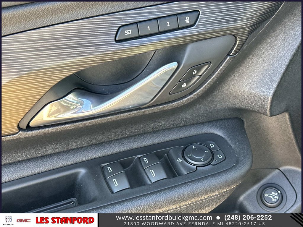 Used 2019 GMC Terrain SLT w/ Preferred Package AWD/4WD image 17