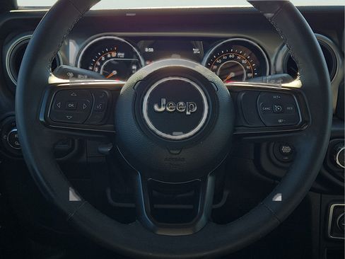 Used 2023 Jeep Gladiator Sport AWD/4WD image 10