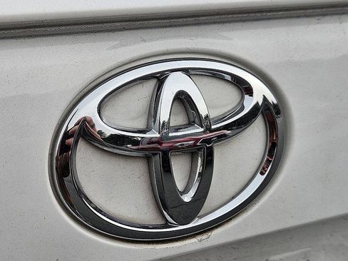 Used 2025 Toyota RAV4 XLE image 13