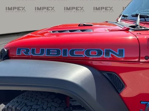 Used 2025 Jeep Wrangler Unlimited Rubicon 4xe w/ Convenience Group AWD/4WD image 39