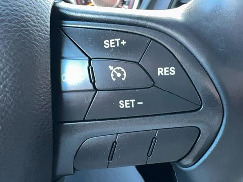 Used 2015 Dodge Challenger SXT w/ Driver Convenience Group image 20