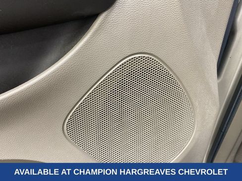 Used 2013 Chrysler Town & Country Touring FWD image 32