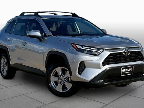 Used 2023 Toyota RAV4 XLE w/ Convenience Package FWD image 5