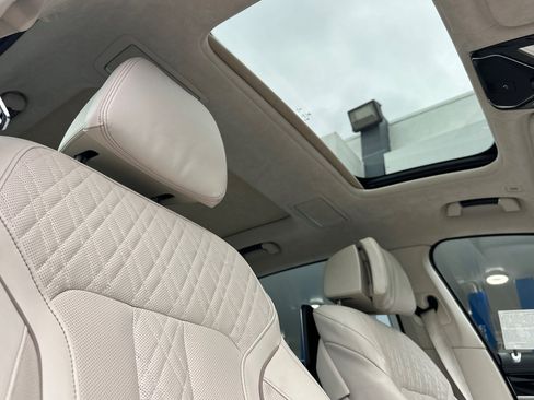Used 2022 BMW ALPINA B7 xDrive w/ Luxury Rear Seating Package AWD/4WD image 15