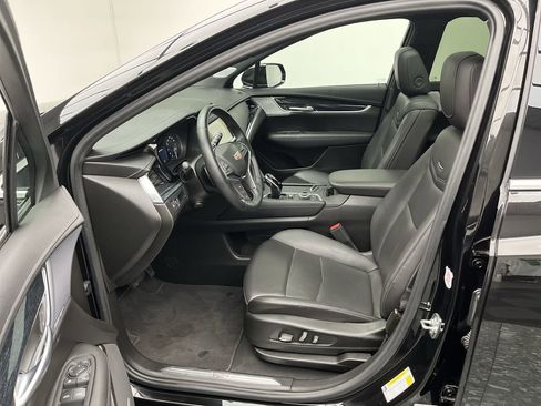 Certified 2025 Cadillac XT5 Premium Luxury image 3