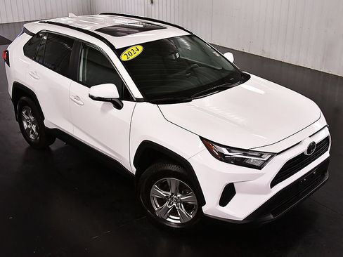 Used 2024 Toyota RAV4 XLE w/ Convenience Package AWD/4WD image 12