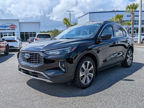 Used 2023 Ford Escape Platinum image 8
