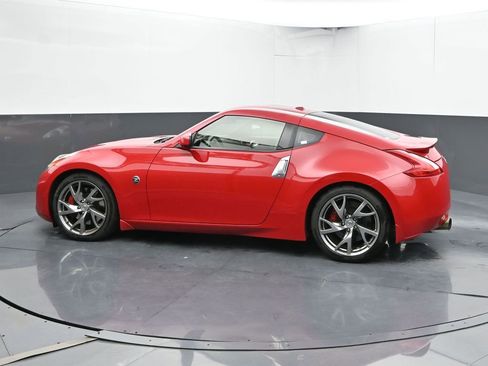 Used 2016 Nissan 370Z Coupe RWD image 9