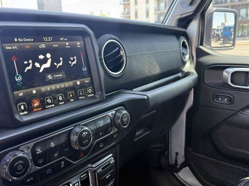 Used 2022 Jeep Wrangler Unlimited Sahara w/ Cold Weather Group AWD/4WD image 28