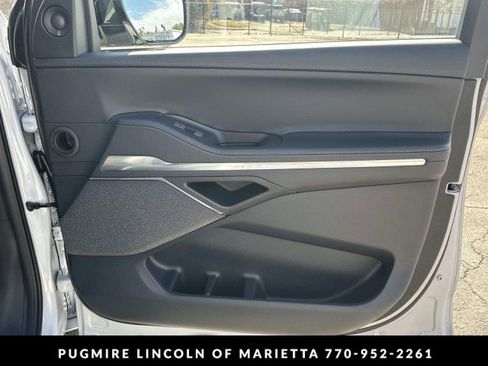 New 2025 Lincoln Navigator L Reserve w/ Jet Appearance Package image 14