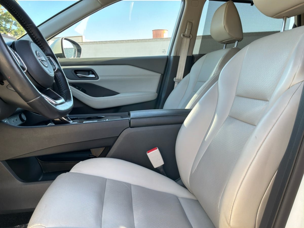 Used 2023 Nissan Rogue SV w/ SV Premium B Package FWD image 19