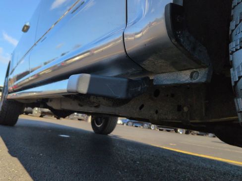 Used 2022 Ford F150 Lariat w/ Equipment Group 502A High image 39