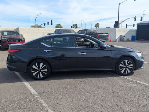 Used 2021 Nissan Altima 2.5 SV image 5