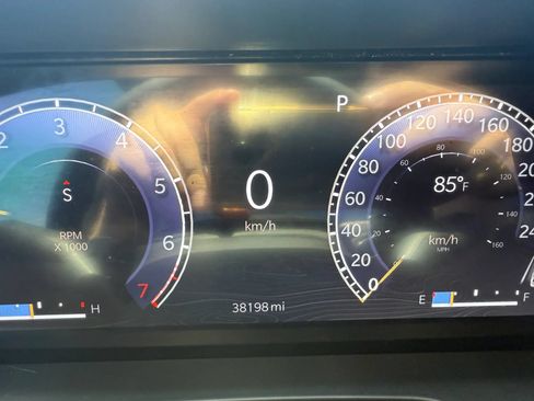 Used 2023 Jeep Grand Cherokee Altitude AWD/4WD image 10