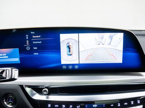Certified 2025 Cadillac Lyriq Luxury AWD/4WD image 28