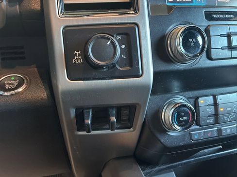 Used 2019 Ford F350 Platinum w/ Platinum Ultimate Package AWD/4WD image 28