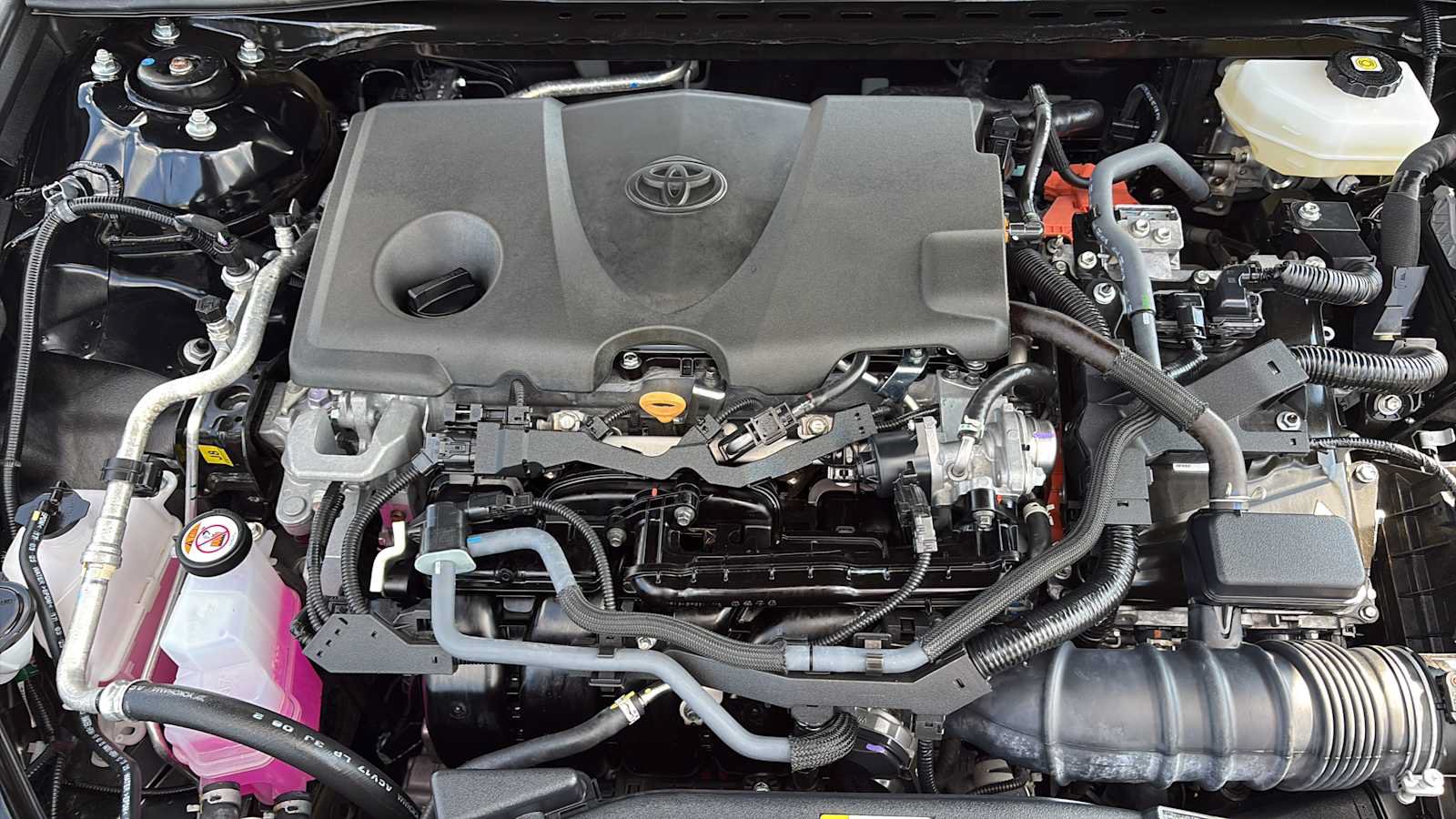Used 2025 Toyota Camry SE FWD image 25