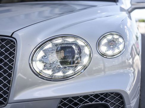 Used 2021 Bentley Bentayga AWD/4WD image 51
