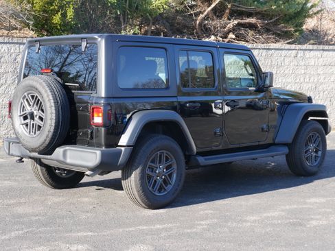 Used 2024 Jeep Wrangler Unlimited Sport AWD/4WD image 7