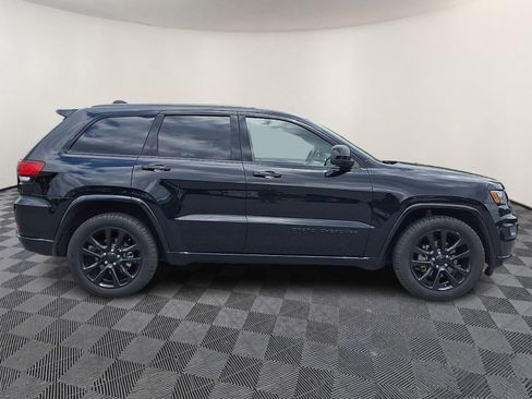 Used 2019 Jeep Grand Cherokee Altitude RWD image 7