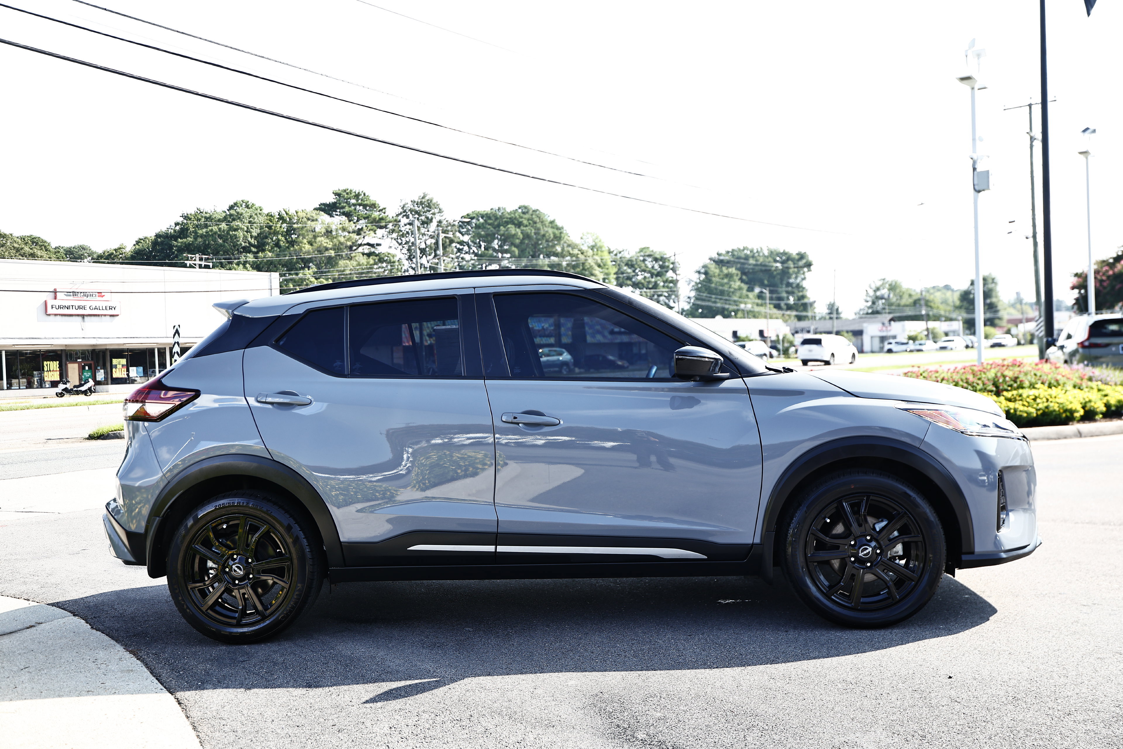 Used 2024 Nissan Kicks SR w/ SR Premium Package FWD image 9
