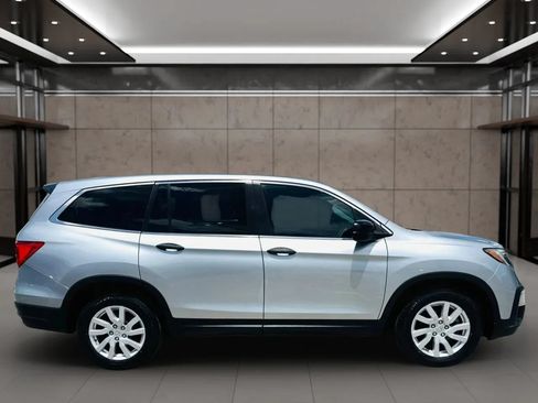 Used 2021 Honda Pilot LX image 2