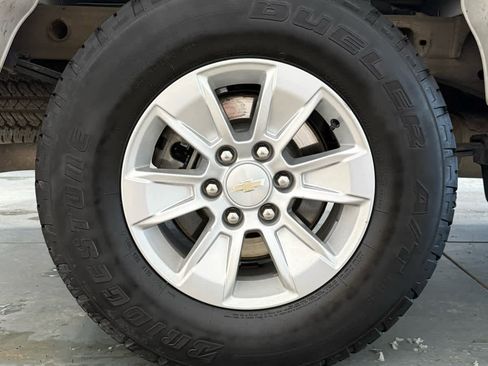 Used 2023 Chevrolet Silverado 1500 LT image 10