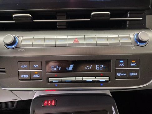 Certified 2024 Hyundai Kona SEL FWD image 28