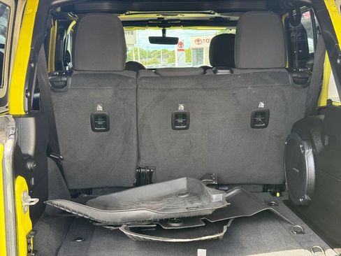 Used 2022 Jeep Wrangler Unlimited Sport AWD/4WD image 5