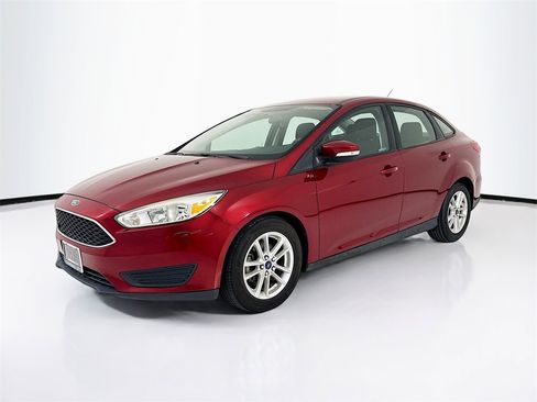 Used 2017 Ford Focus SE image 1