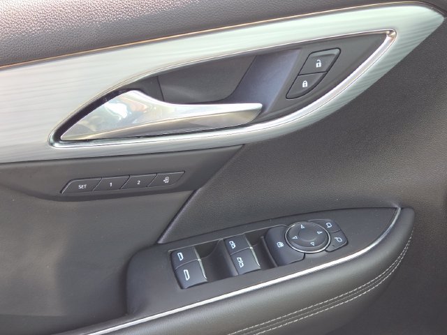 Used 2024 Buick Envision Avenir AWD/4WD image 29