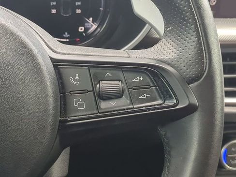 Used 2024 Alfa Romeo Stelvio Veloce image 32