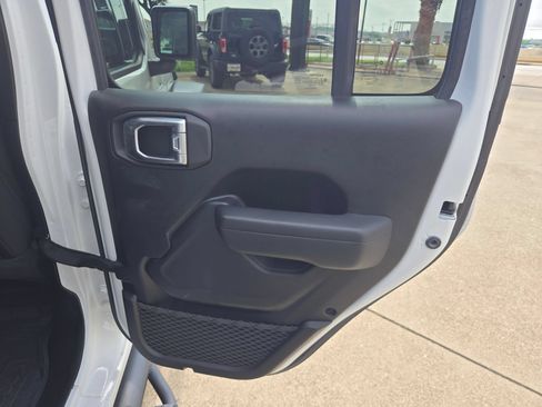 Used 2023 Jeep Wrangler Unlimited Sport AWD/4WD image 23
