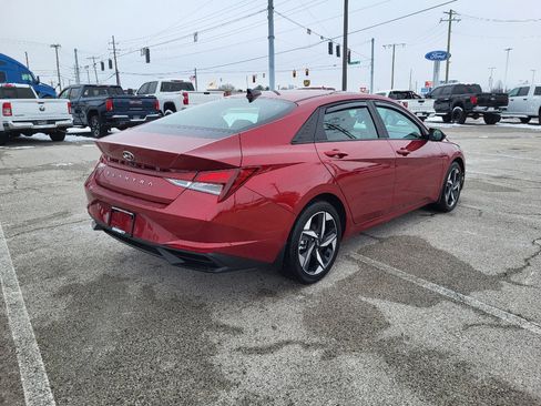 Used 2023 Hyundai Elantra SEL w/ Convenience Package image 13