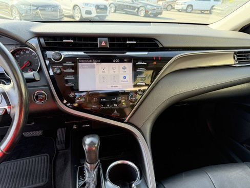 Used 2019 Toyota Camry XSE image 12