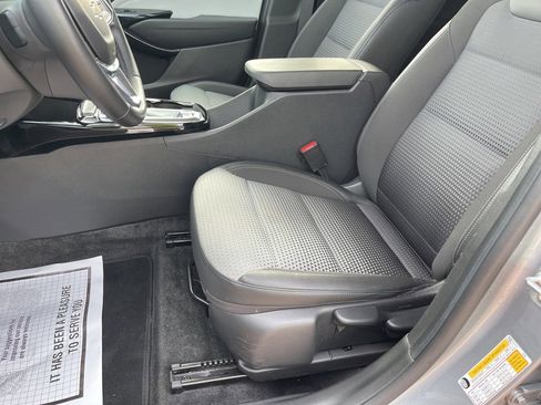 Used 2024 Chevrolet Trax LT w/ Driver Confidence Package image 7