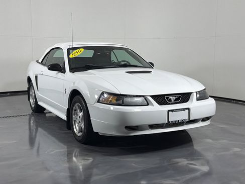 Used 2002 Ford Mustang Convertible RWD image 12