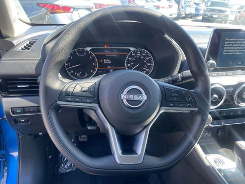 Used 2025 Nissan Sentra SV image 28