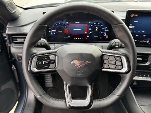 Used 2025 Ford Mustang Coupe RWD image 15