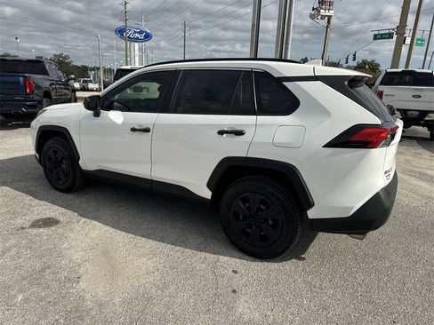 Used 2019 Toyota RAV4 LE image 6