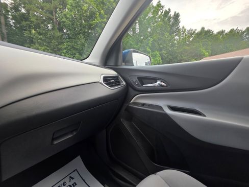 Used 2021 Chevrolet Equinox LT FWD image 17