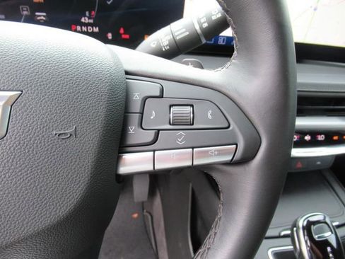 Certified 2025 Cadillac XT4 Premium Luxury image 20