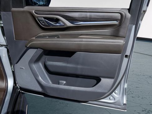 Used 2023 GMC Yukon Denali w/ Advanced Technology Package image 32