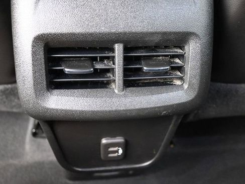 Used 2022 Chevrolet Equinox RS w/ Infotainment Package image 27