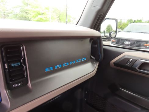 Used 2024 Ford Bronco Wildtrak AWD/4WD image 24