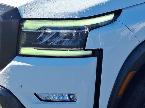 Used 2023 Nissan Frontier PRO-4X w/ Pro-4X Premium Package image 9