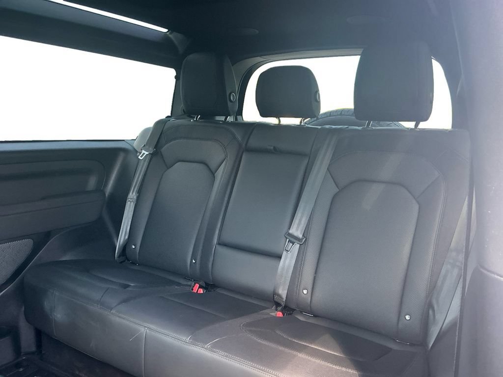 Used 2023 Land Rover Defender 90 X-Dynamic SE AWD/4WD image 21