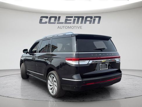 Used 2022 Lincoln Navigator Reserve AWD/4WD image 3