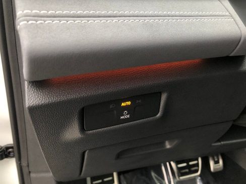 New 2026 Volkswagen Tiguan SE R-Line AWD/4WD image 13