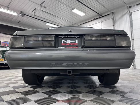 Used 1988 Ford Mustang LX image 20